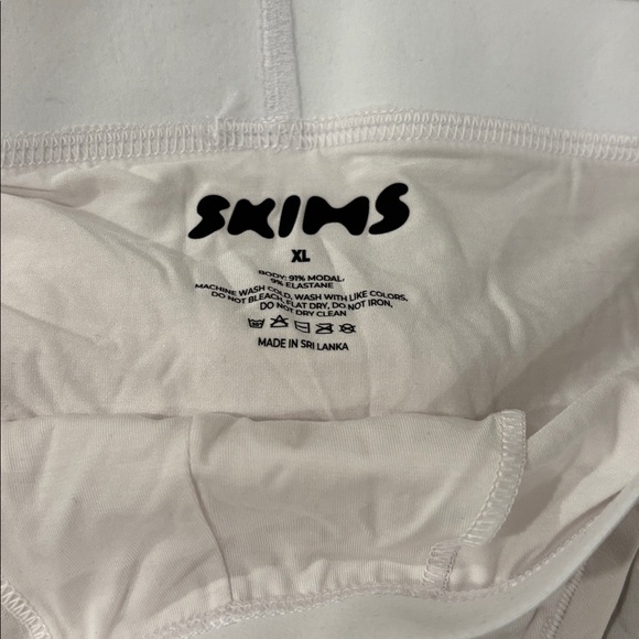 SKIMS Stretch Mens Brief (3 pair) - Picture 5 of 6